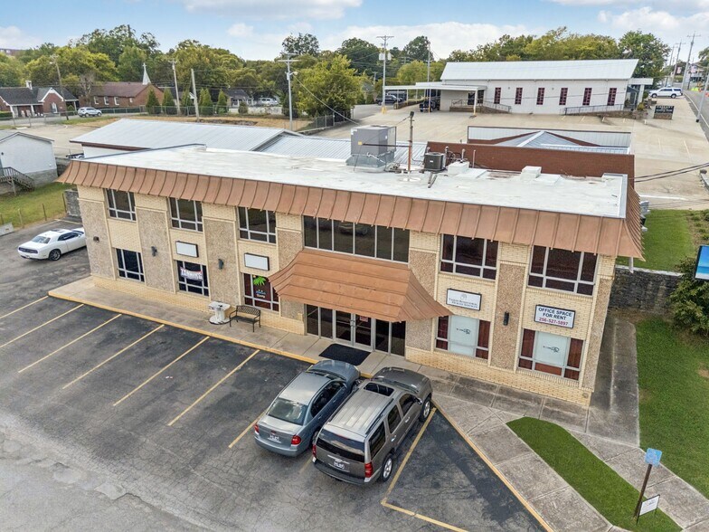 More Photos Of 506 College St W, Fayetteville Office Residential For Sale
