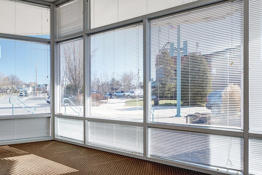 More Photos Of 400 Riverview Plz, Trenton Office For Lease