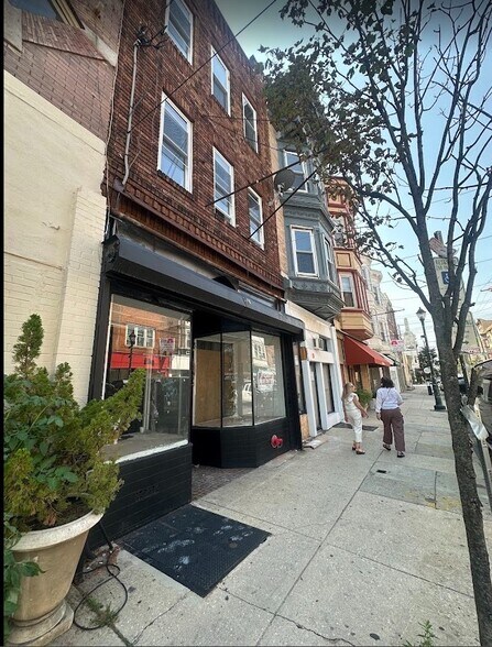Primary Photo Of 703 S 4th St, Philadelphia Storefront Retail Residential For Lease