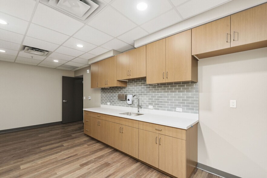 More Photos Of 2277 Fort Union Blvd, Salt Lake City Office For Sale