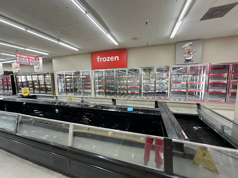 More Photos Of 1707-1741 Texoma Pky, Sherman Unknown For Lease