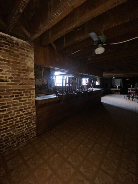 More Photos Of 428 Main St, Altavista Flex For Lease
