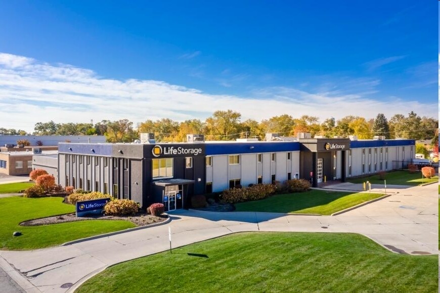 Primary Photo Of 426 S Westgate St, Addison Self Storage For Lease