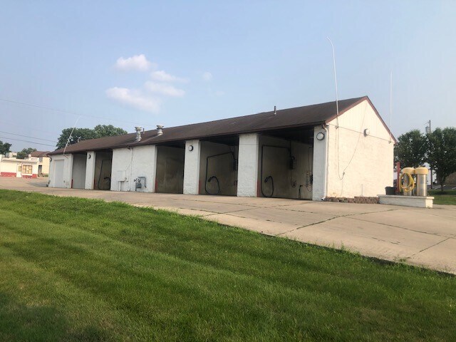 More Photos Of 1325 S Detroit St, Bellefontaine Carwash For Sale