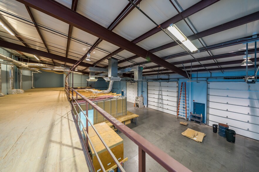 More Photos Of 6000 E Coury Dr, Cottonwood Light Manufacturing For Sale