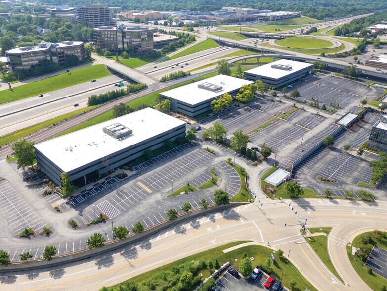 More Photos Of 1610 Des Peres Rd, Des Peres Unknown For Lease