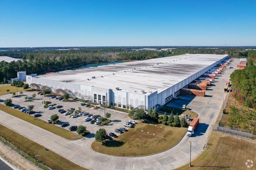 More Photos Of 400 Trade Zone Blvd, Summerville Distribution For Lease