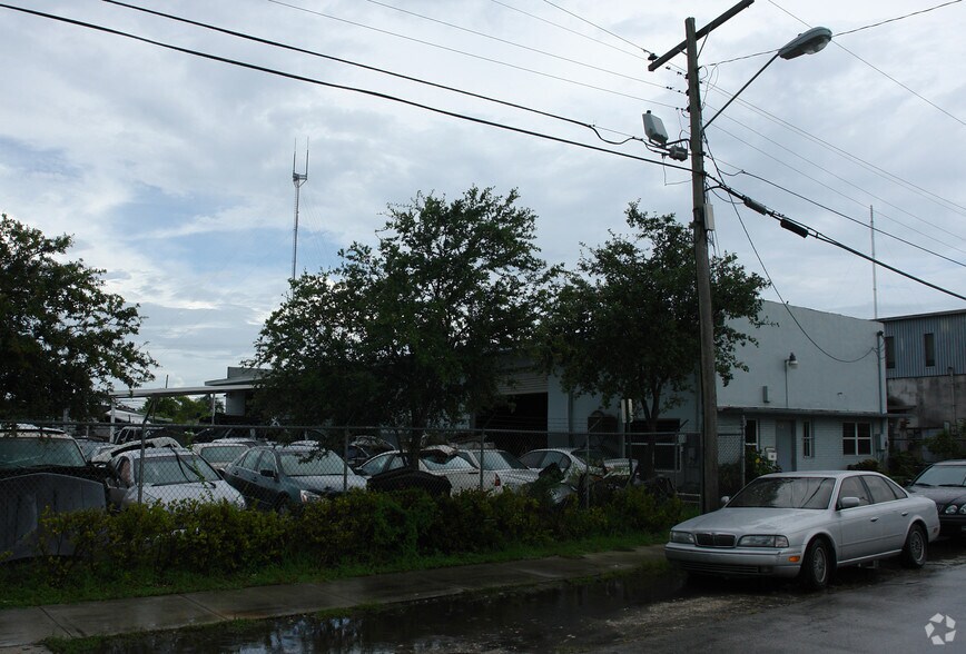 Primary Photo Of 2301 SW 57th Ter, Hollywood Auto Repair For Sale