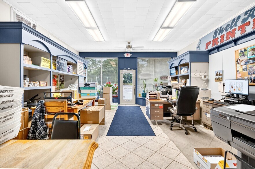 More Photos Of 79 S Liberty Dr, Stony Point General Retail For Sale