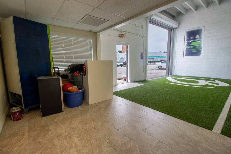 More Photos Of 3031-3035 NE 12th Ter, Oakland Park Warehouse For Sale