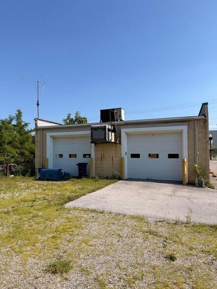 More Photos Of 11130 W 93rd Ave, Saint John Showroom For Sale