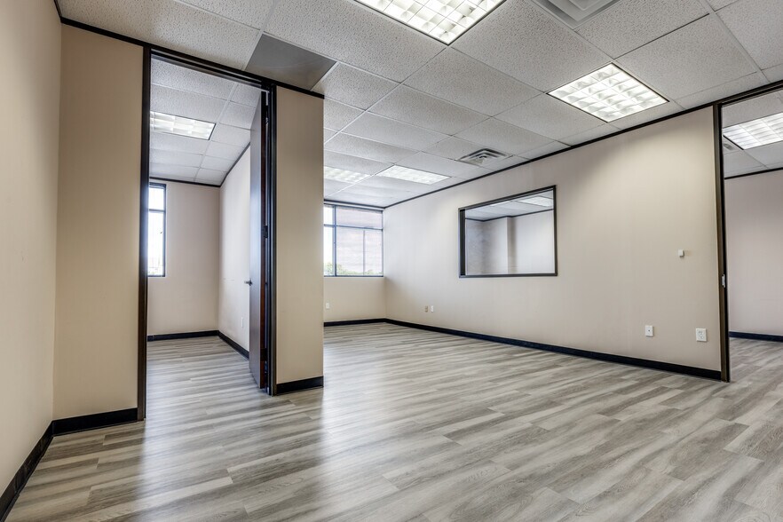 More Photos Of 14521 Old Katy Rd, Houston Unknown For Lease