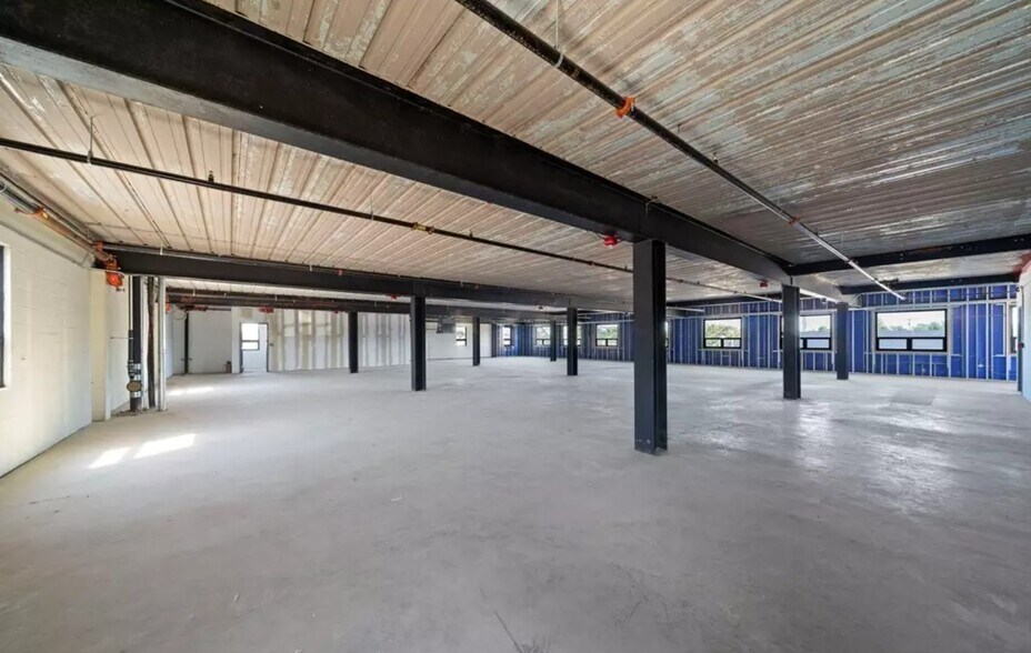 More Photos Of 43 Freeport St, Boston Flex For Lease