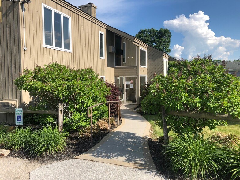 More Photos Of 198 N Main St, Rutland Office For Sale