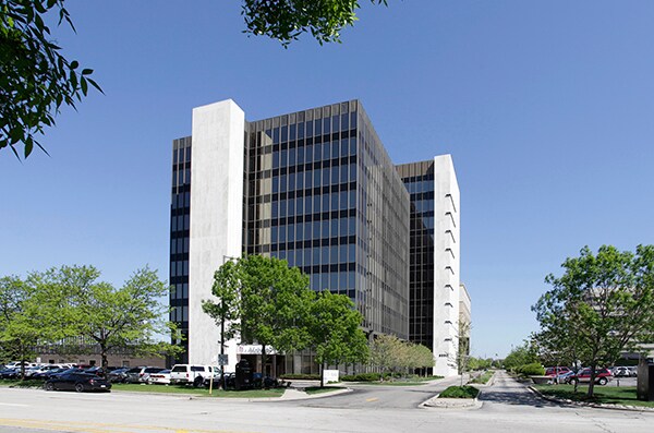 More Photos Of 8550 W Bryn Mawr Ave, Chicago Office For Lease