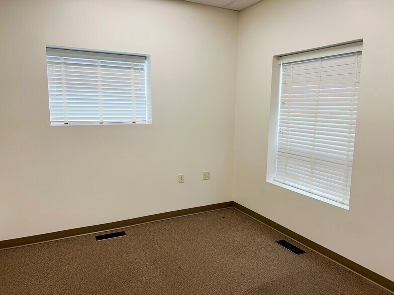 More Photos Of 7548 Industrial Park Rd, Baxter Warehouse For Lease