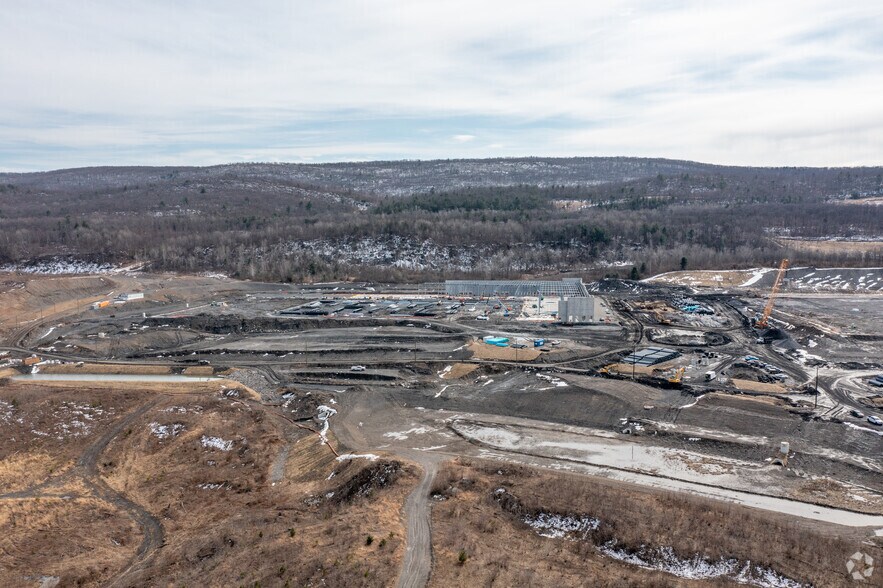 More Photos Of 301 Dziak Dr, Nanticoke Distribution For Lease