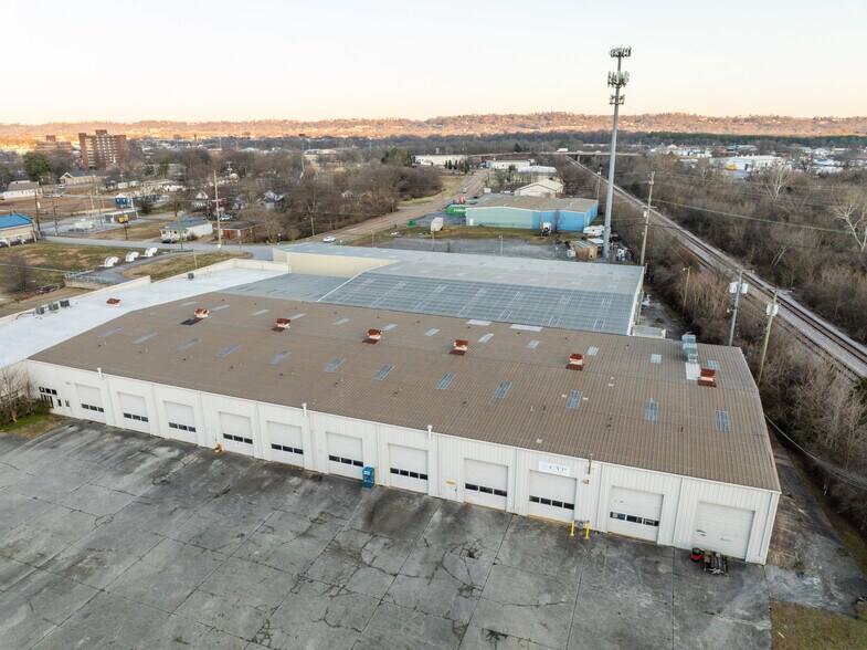 More Photos Of 300 W 28th St, Chattanooga Manufacturing For Sale