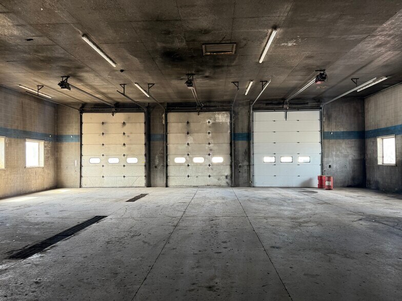 More Photos Of 2675 Nodular Dr, Saginaw Distribution For Sale