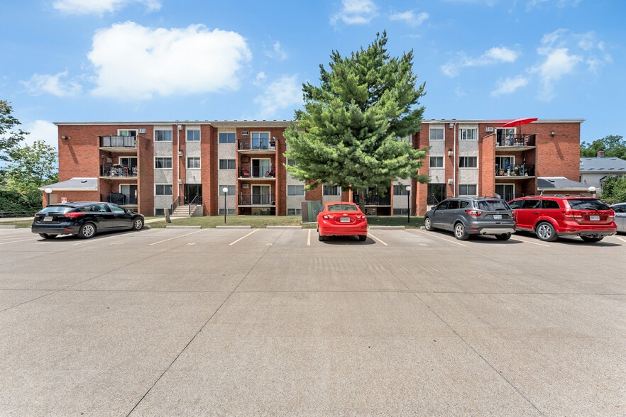 More Photos Of 109 Division St N, Kingsville Apartments For Sale