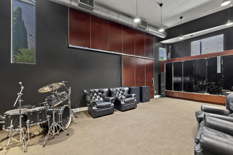 More Photos Of 751 N Highland Ave, Los Angeles Loft Creative Space For Sale