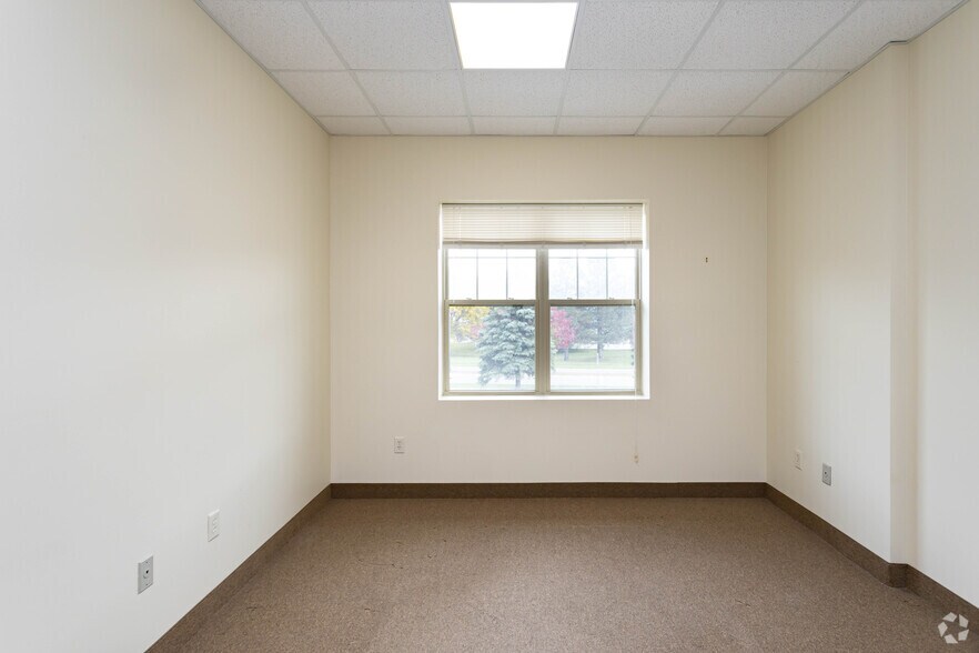 More Photos Of 21 Willow Pond Way, Penfield Office For Lease