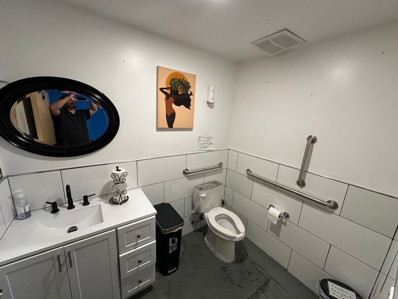 More Photos Of 4100 Central Ave SW, Albuquerque Fast Food For Sale