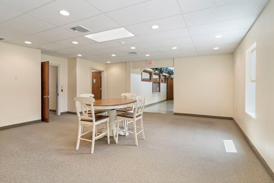 More Photos Of 1000 Coventry Dr, Phillipsburg Medical For Sale