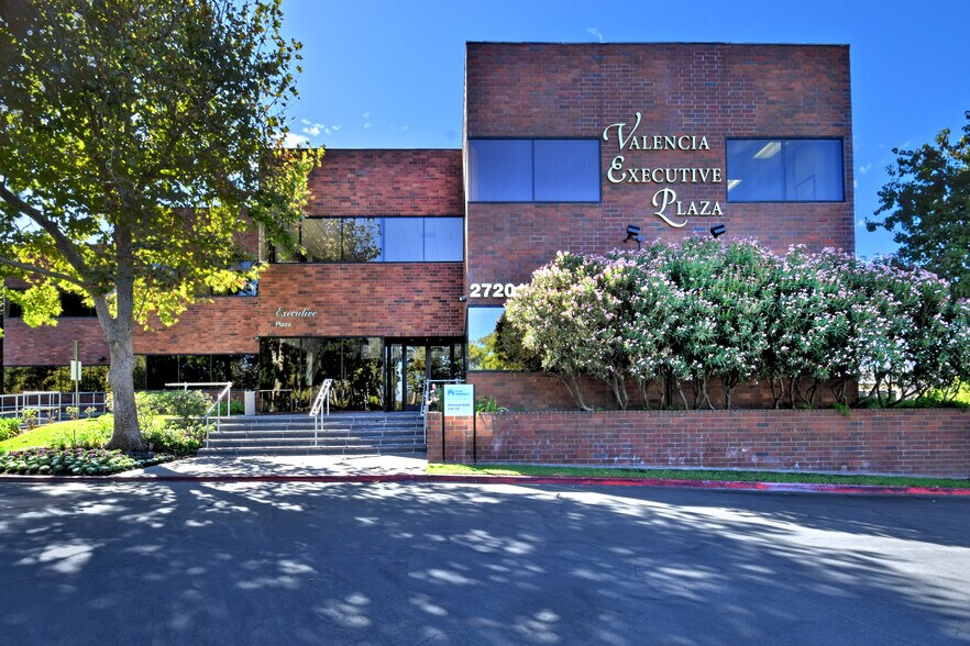 More Photos Of 27201 Tourney Rd, Valencia Medical For Lease