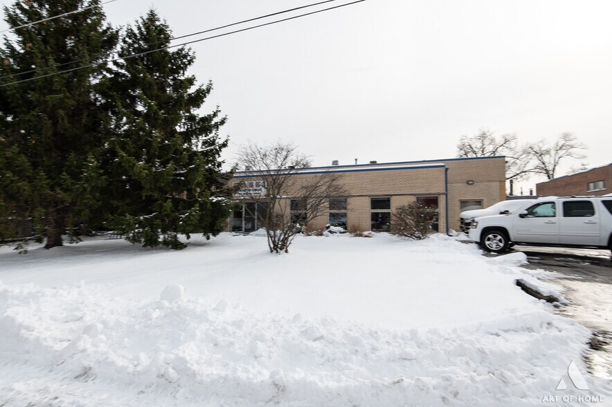 Primary Photo Of 1021 Maryland Ave, Dolton Manufacturing For Sale