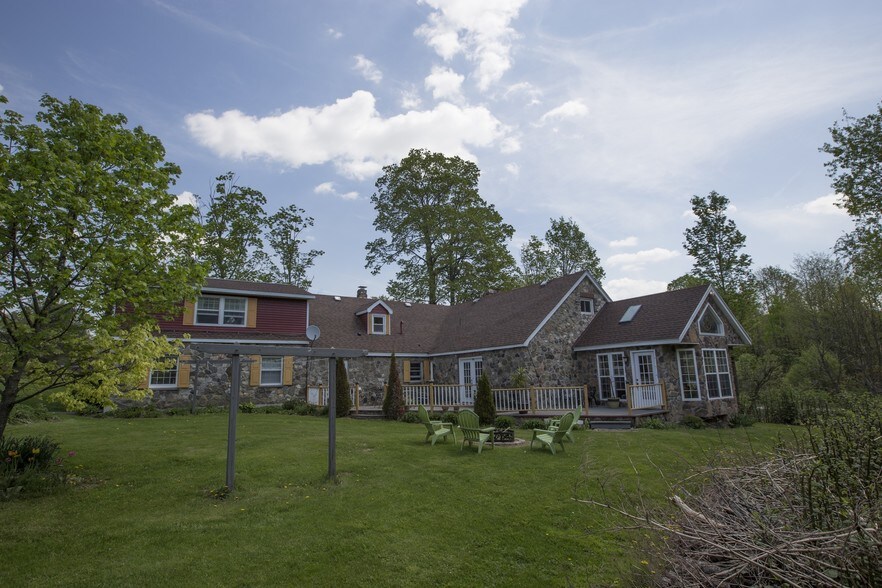 More Photos Of 201 Roses Hill Rd, Richfield Springs Hotel For Sale