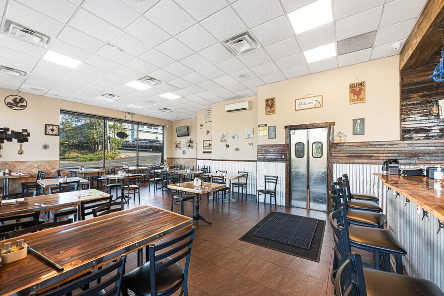 More Photos Of 4553 Arthur Kill Rd, Staten Island Freestanding For Lease