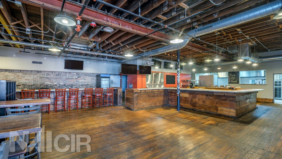 More Photos Of 1 S Union St, Middletown General Retail For Sale