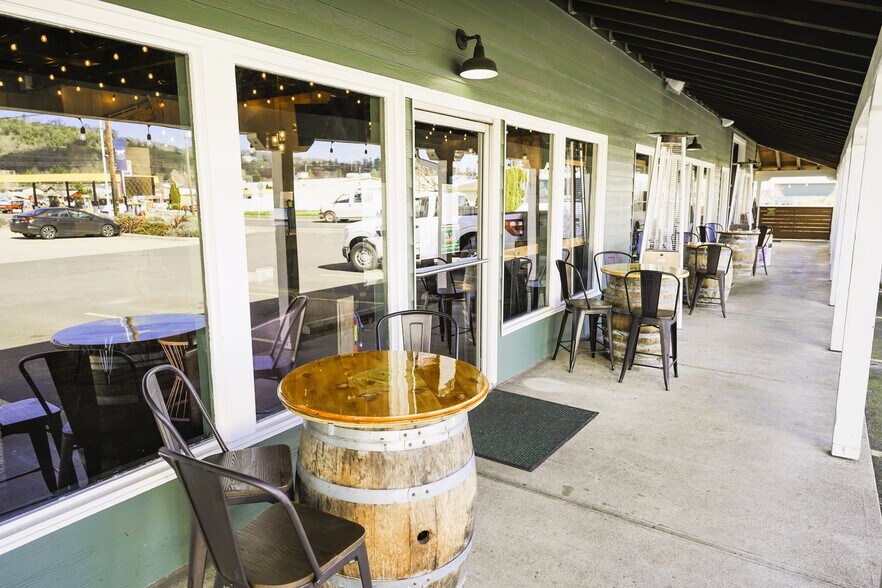 More Photos Of 194 SE Main St, Winston Flex For Sale