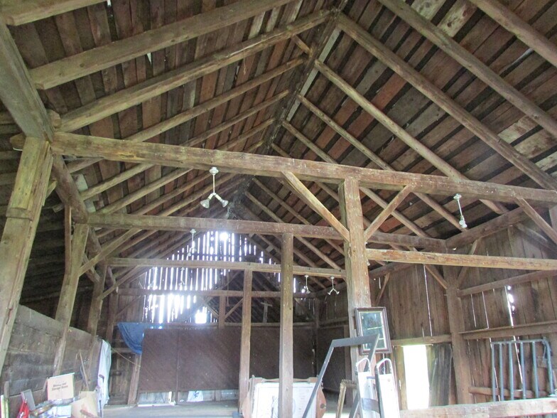 More Photos Of 72 Wood Rd, Quechee Industrial For Sale