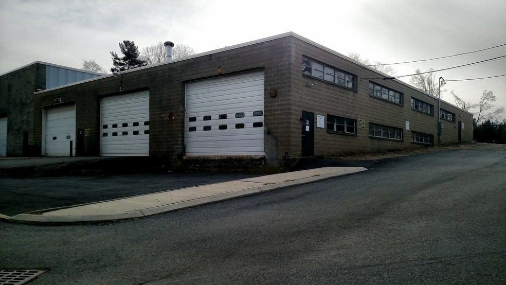 More Photos Of 35-39 Kiscona Rd, Mount Kisco Warehouse For Lease
