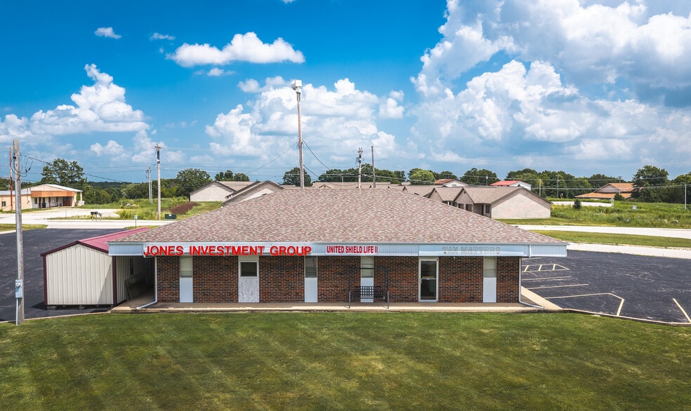 Primary Photo Of 575 Marshall Dr, Saint Robert Office For Sale