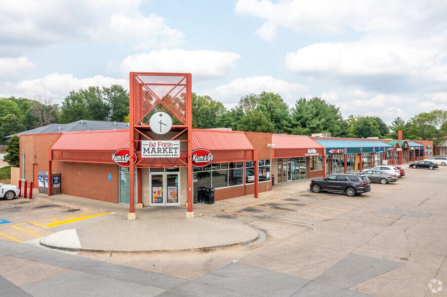 Primary Photo Of 5717 Ashworth Rd, West Des Moines General Retail For Lease