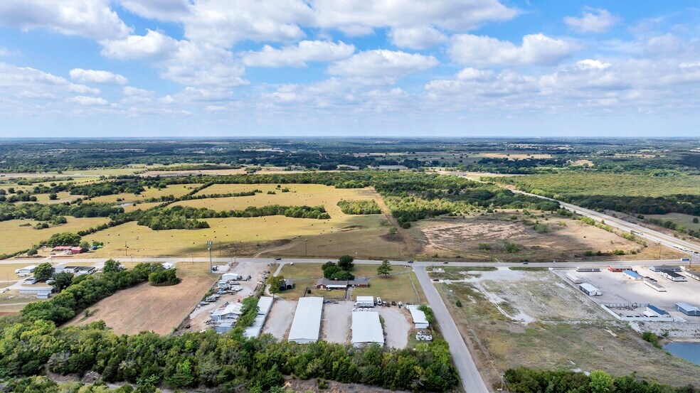 More Photos Of 3100 S Commerce St, Ardmore Warehouse For Sale