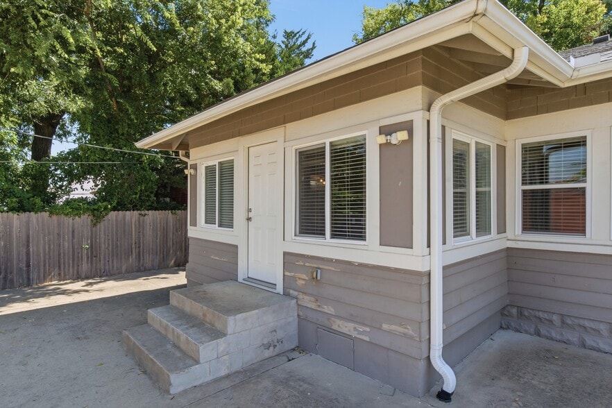 More Photos Of 1628 S Cincinnati Ave, Tulsa Office For Sale