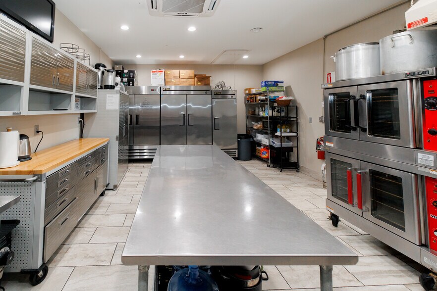 More Photos Of 2016 Anniston Rd, Jacksonville Religious Facility For Sale