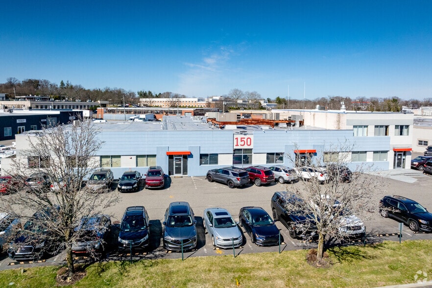 More Photos Of 150 Eileen Way, Syosset Warehouse For Lease