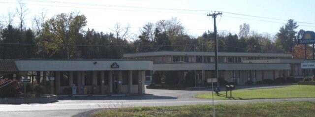 Primary Photo Of 919 Blue Ridge Ave, Bedford Restaurant For Lease