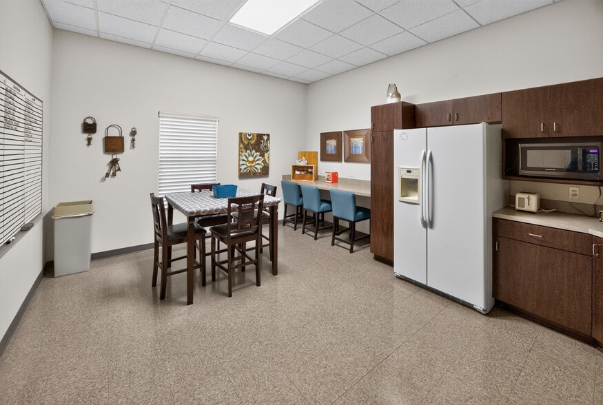 More Photos Of 842 Highway 466, Lady Lake Office For Lease