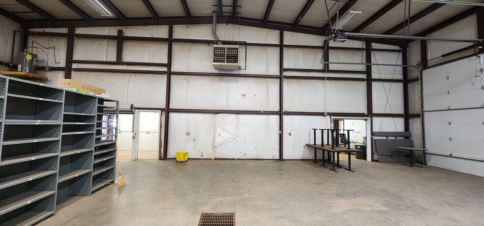 More Photos Of 10468 1st St SW, Killdeer Service For Lease