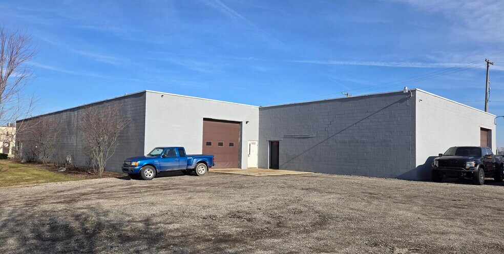 Primary Photo Of 8400 N Lilley Rd, Canton Auto Repair For Sale