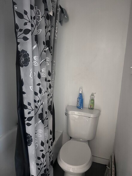 More Photos Of 3590 E 108th St, Cleveland Multifamily For Sale