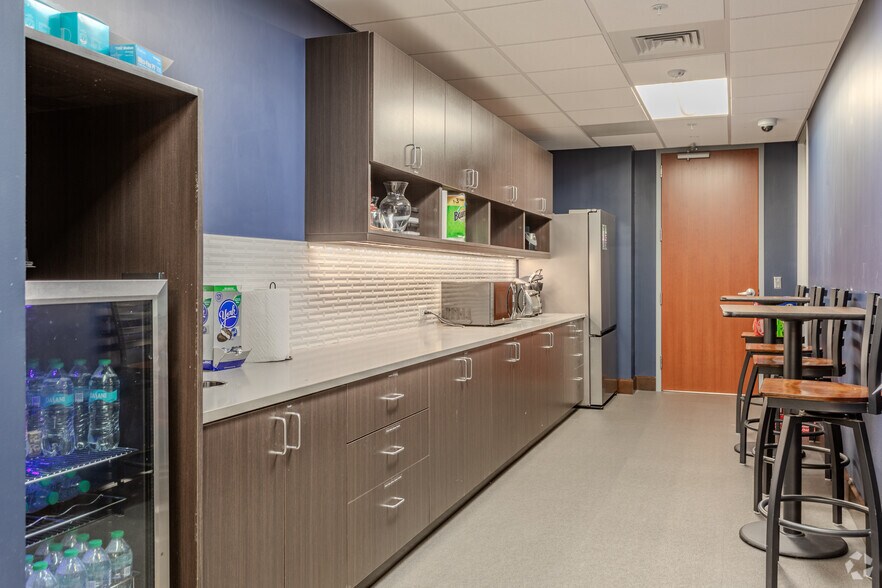 More Photos Of 6601 Six Forks Rd, Raleigh Office For Lease