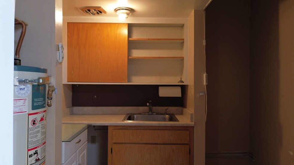 More Photos Of 2358-2368 Lincoln St, Oroville Office For Lease