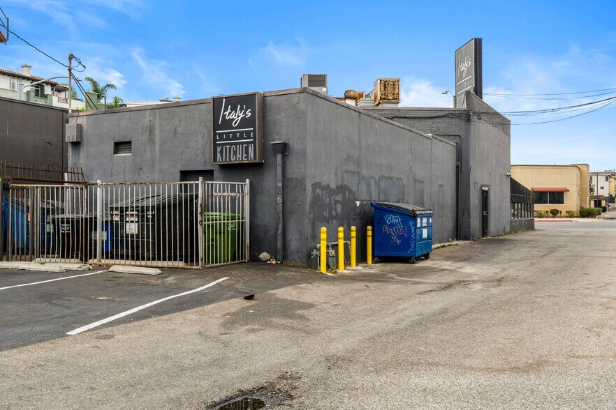 More Photos Of 8516-8524 Lincoln Blvd, Los Angeles Restaurant For Lease